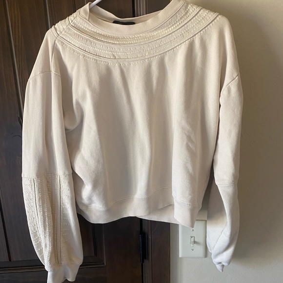 Cream Sweatshirt - Picture 1 of 2